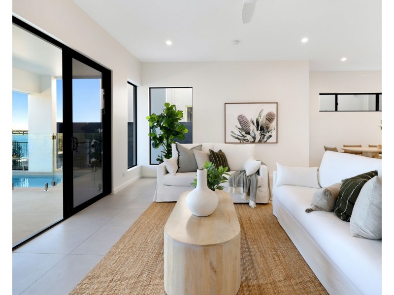 60 Marina Parade, Jacobs Well QLD 4208