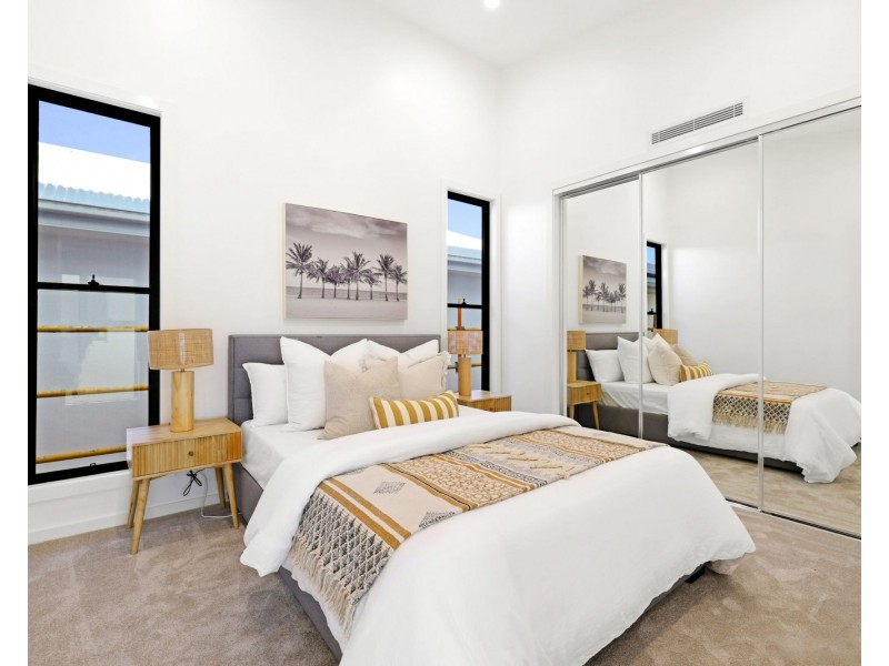 60 Marina Parade, Jacobs Well QLD 4208