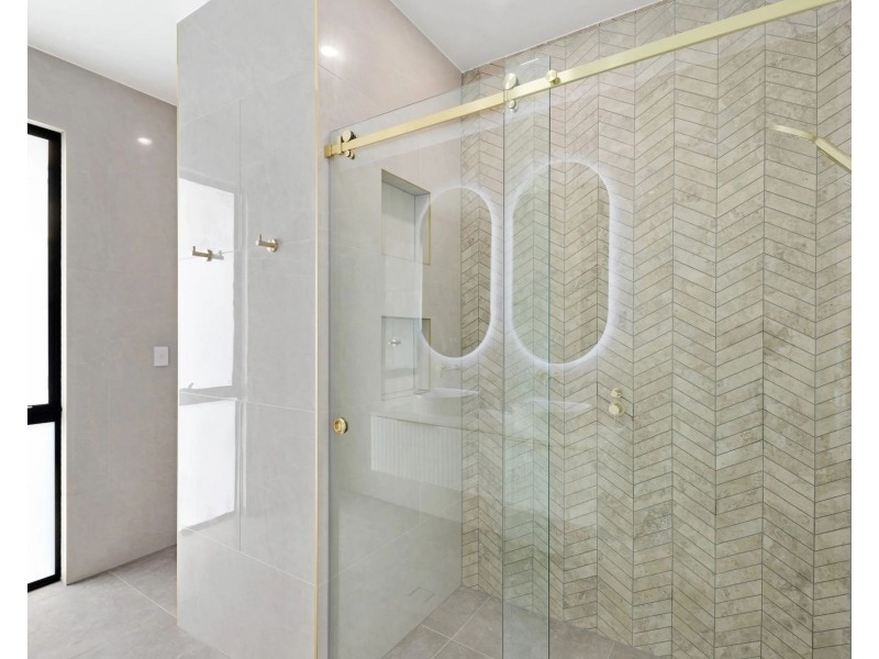 77 Harbour Boulevard, Jacobs Well QLD 4208