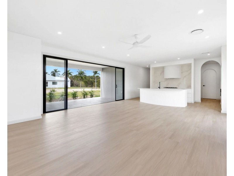 77 Harbour Boulevard, Jacobs Well QLD 4208