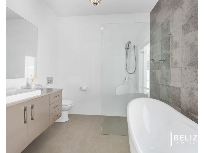 16 Windward Place, Jacobs Well QLD 4208