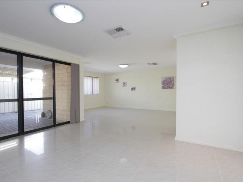 10 Normanby Bend, Success WA 6164