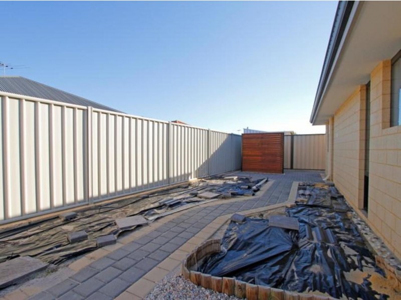 10 Normanby Bend, Success WA 6164