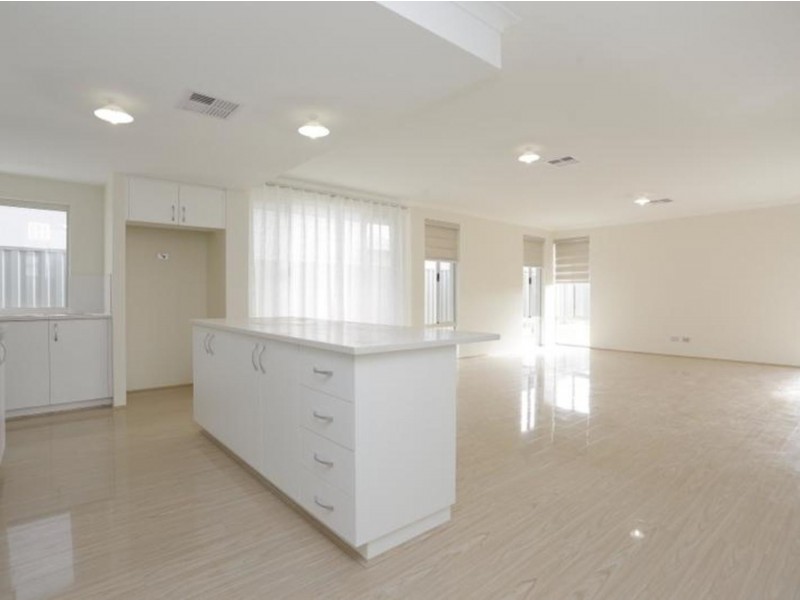 21 Chambri Chase, Success WA 6164