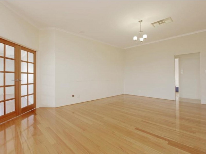 217 Amherst Road, Canning Vale WA 6155