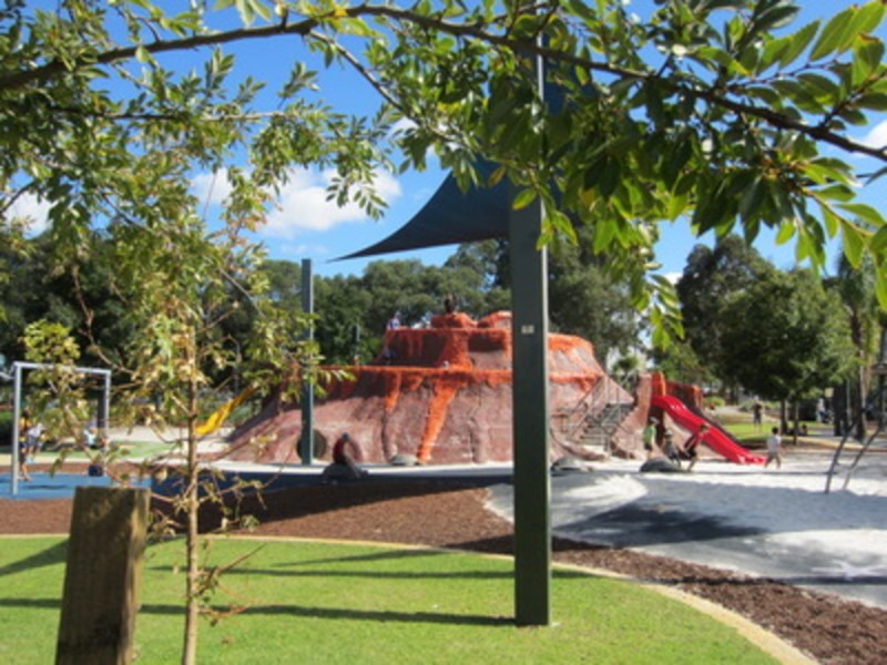 177-181 Knutsford Avenue, Rivervale WA 6103