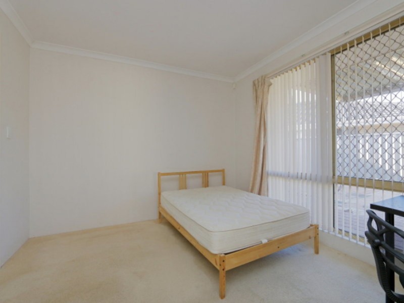27 Green Croft Gardens, Leeming WA 6149