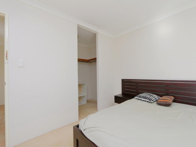 27 Green Croft Gardens, Leeming WA 6149