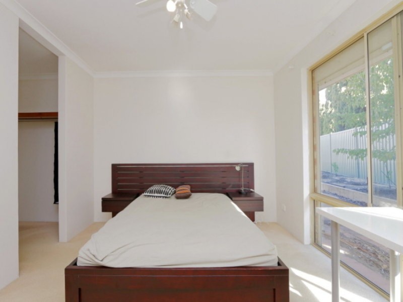 27 Green Croft Gardens, Leeming WA 6149