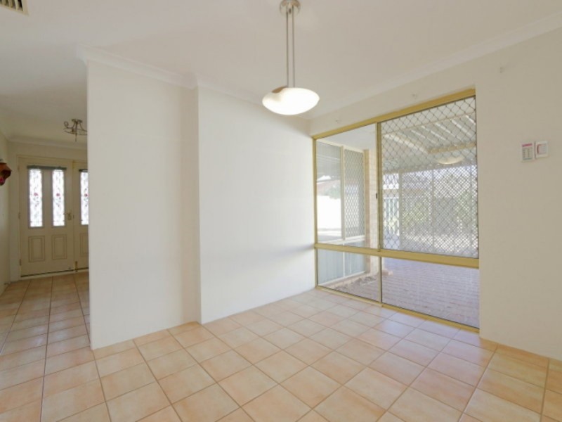27 Green Croft Gardens, Leeming WA 6149