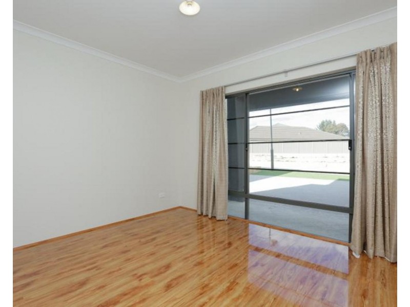 19 Chambri Chase, Success WA 6164