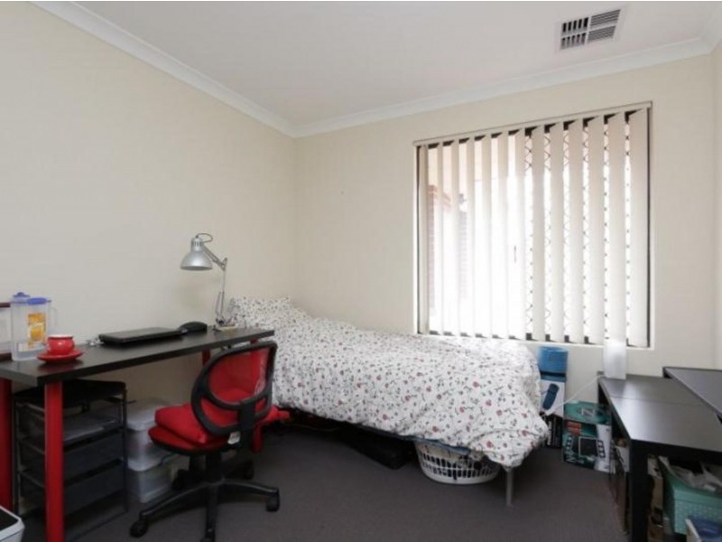 2/181 Manning Road, Bentley WA 6102