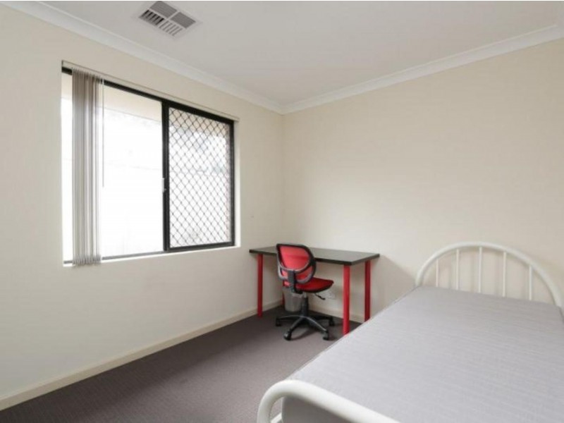 2/181 Manning Road, Bentley WA 6102