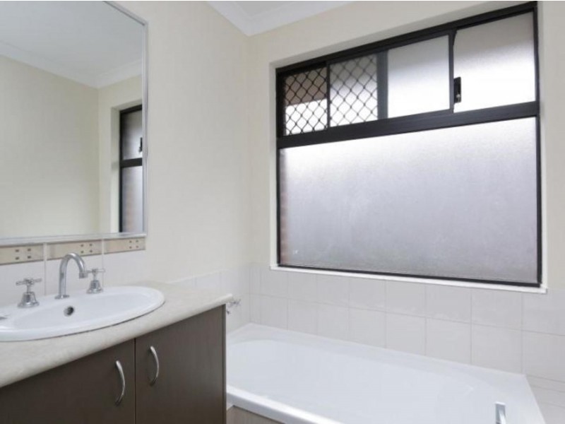 2/181 Manning Road, Bentley WA 6102