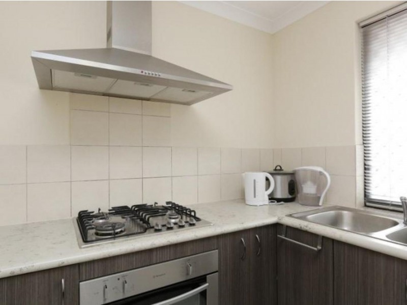 2/181 Manning Road, Bentley WA 6102