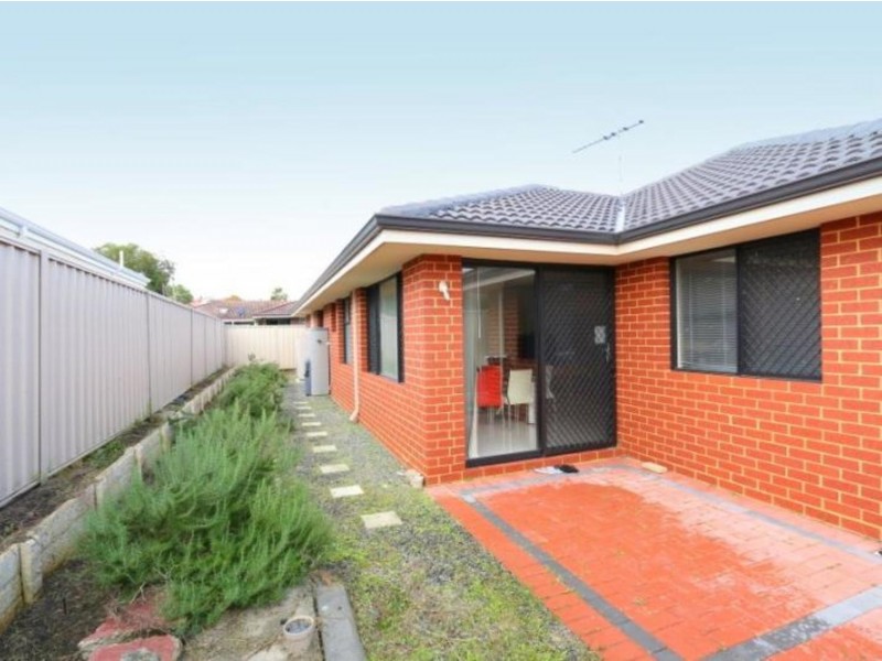 2/181 Manning Road, Bentley WA 6102