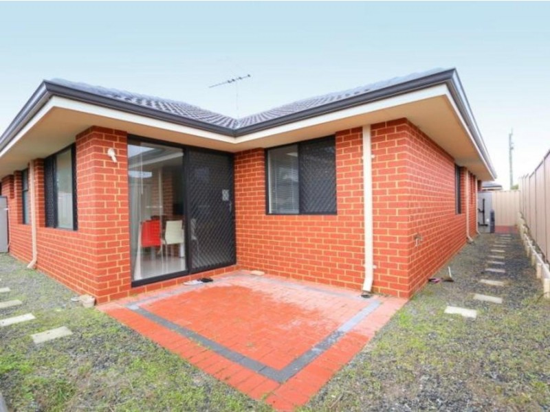 2/181 Manning Road, Bentley WA 6102