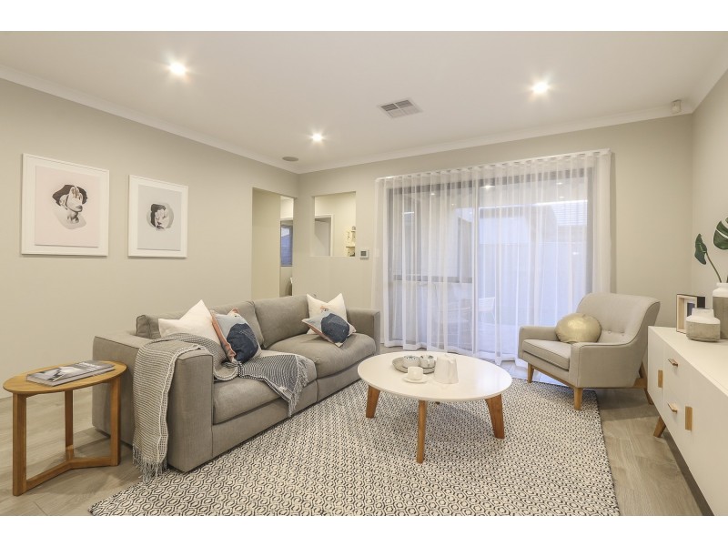 3/52A mornington Crescent, Wandi WA 6167