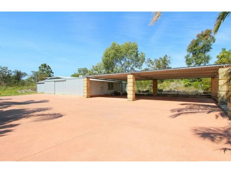 16 Livingstone Drive, Canning Vale WA 6155