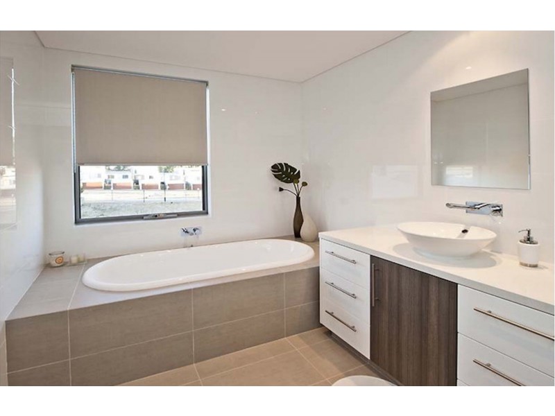 1-4/3 Herndon Close, Cannington WA 6107