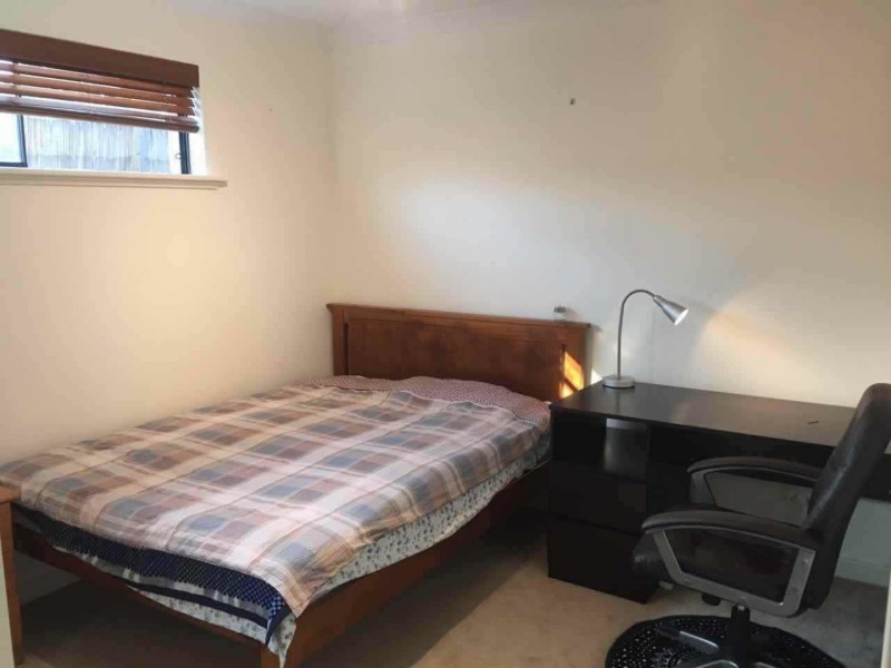 2/4 Lloyd Street, Cannington WA 6107