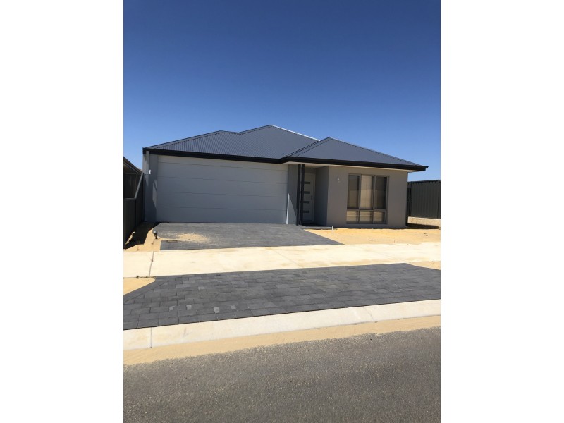 12 Greywacke Entrance, Piara Waters WA 6112