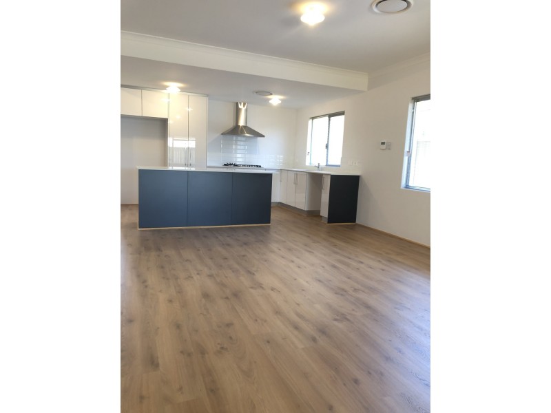 12 Greywacke Entrance, Piara Waters WA 6112