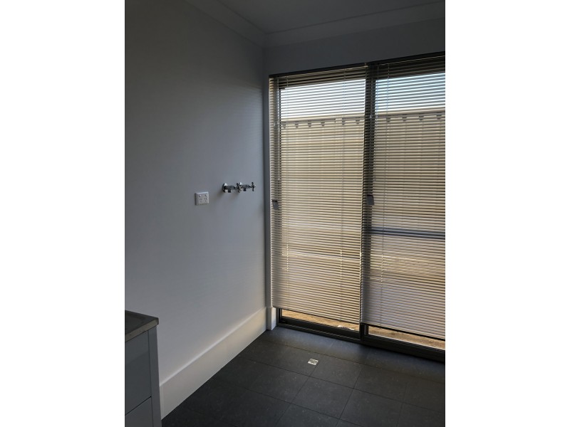 12 Greywacke Entrance, Piara Waters WA 6112