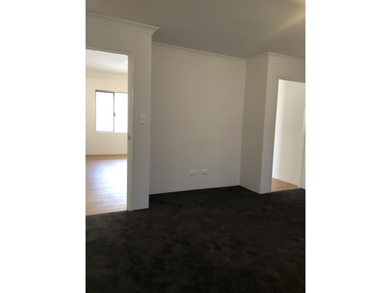 12 Greywacke Entrance, Piara Waters WA 6112