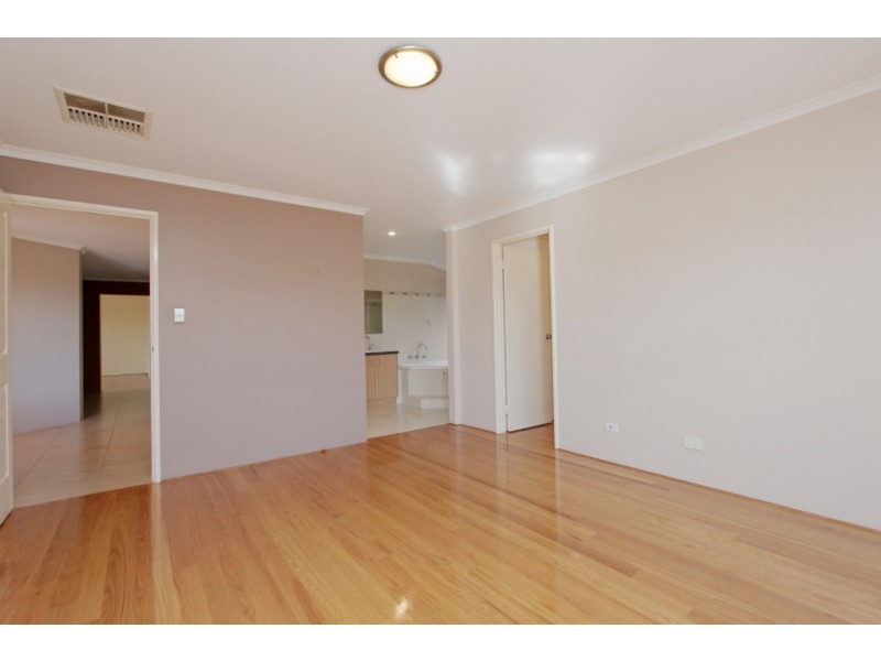 217 Amherst Road, Canning Vale WA 6155