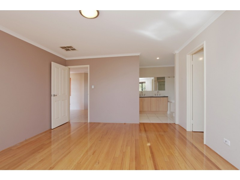 217 Amherst Road, Canning Vale WA 6155