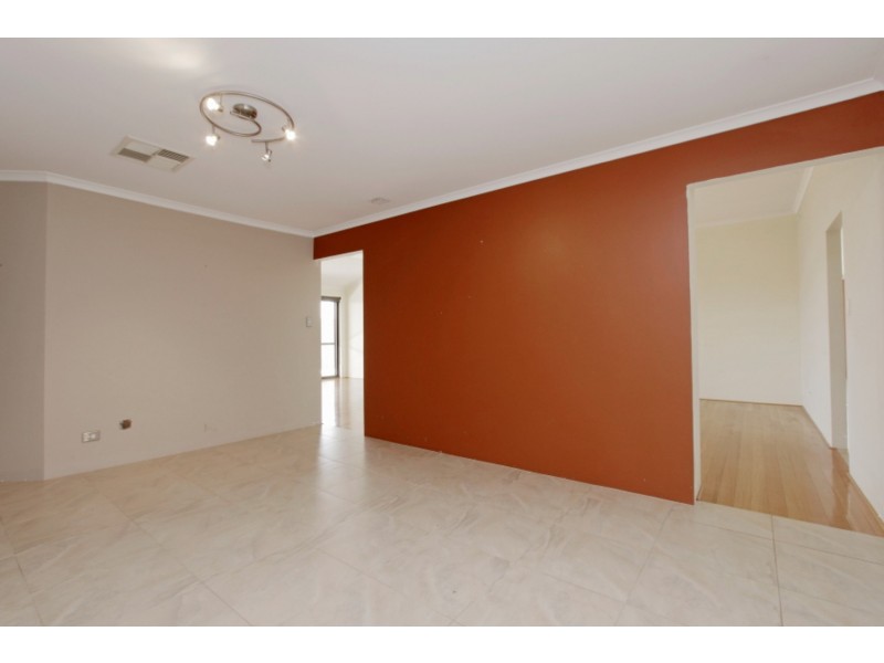 217 Amherst Road, Canning Vale WA 6155
