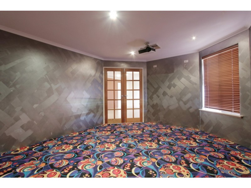 217 Amherst Road, Canning Vale WA 6155