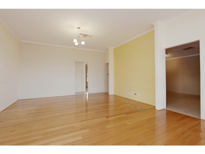217 Amherst Road, Canning Vale WA 6155