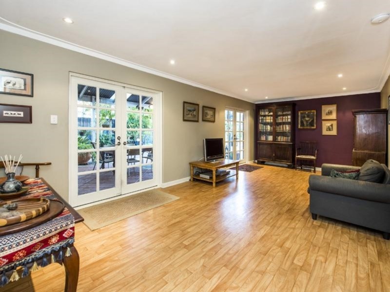 26 Veronica Street, Riverton WA 6148