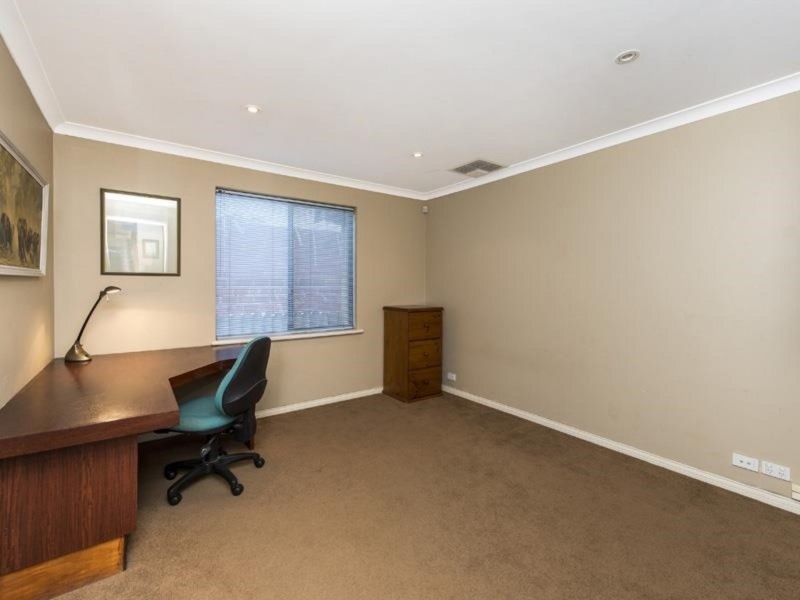 26 Veronica Street, Riverton WA 6148