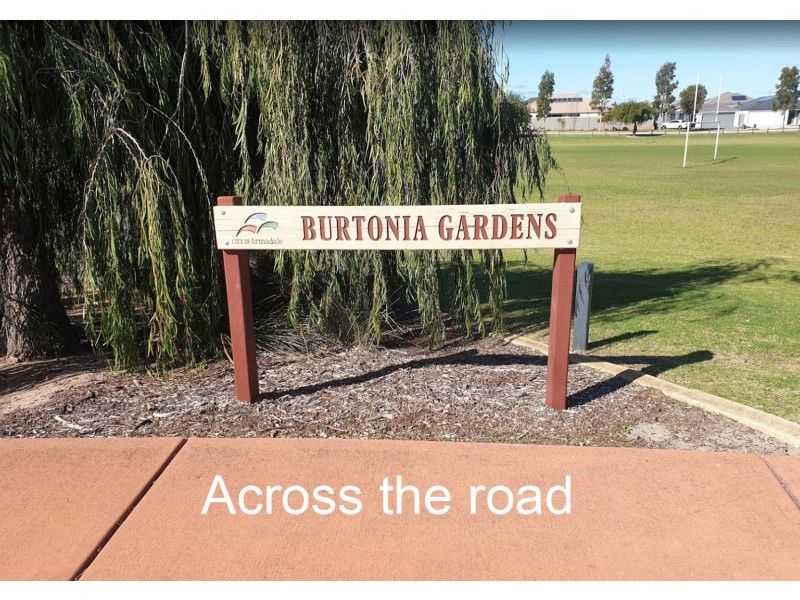 3 Bordeaux Parade, Piara Waters WA 6112