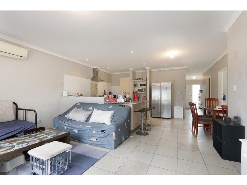 8/8 Toledo Close, Cannington WA 6107