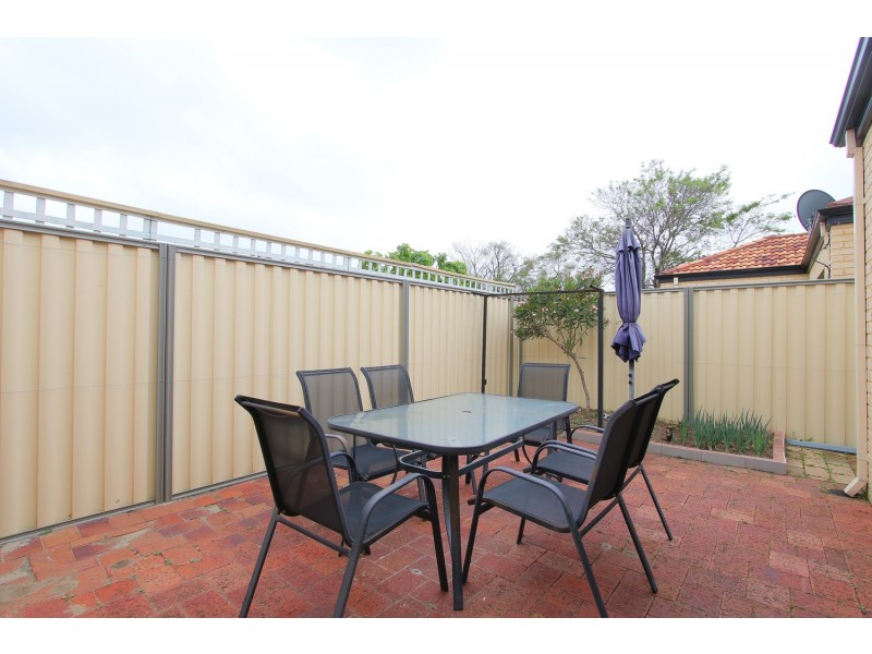 8/8 Toledo Close, Cannington WA 6107
