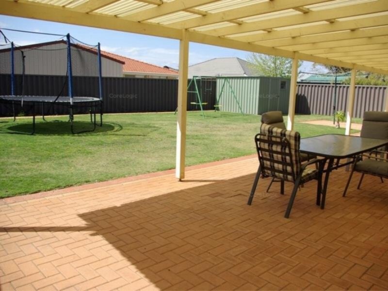 92 Lydon Boulevard, Atwell WA 6164