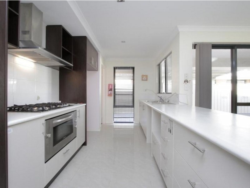 10 Normanby Bend, Success WA 6164