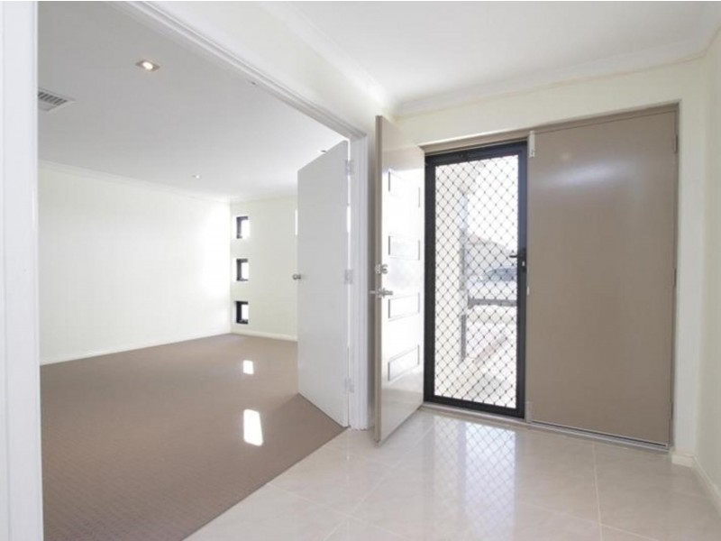 10 Normanby Bend, Success WA 6164