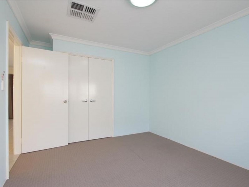 10 Normanby Bend, Success WA 6164