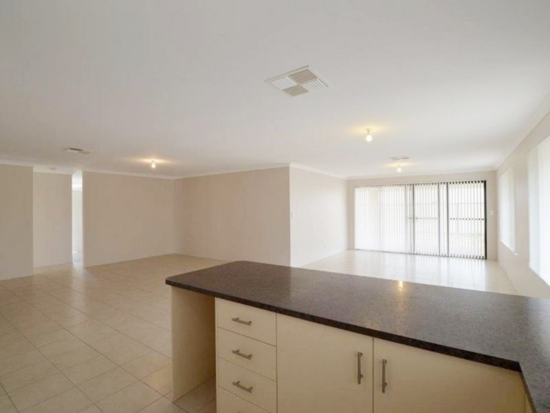 8 Hampstead Gate, Success WA 6164