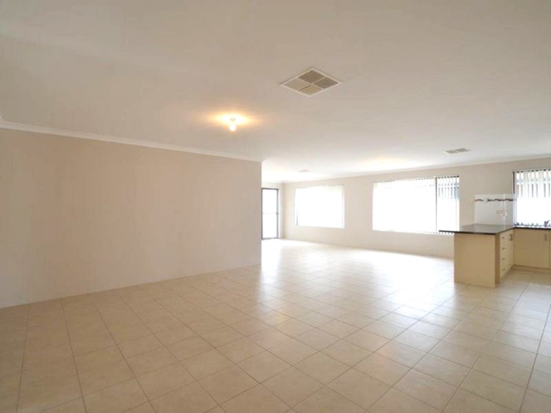 8 Hampstead Gate, Success WA 6164