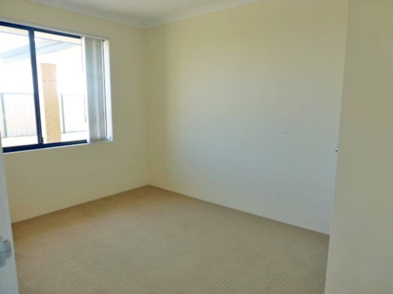 8 Hampstead Gate, Success WA 6164