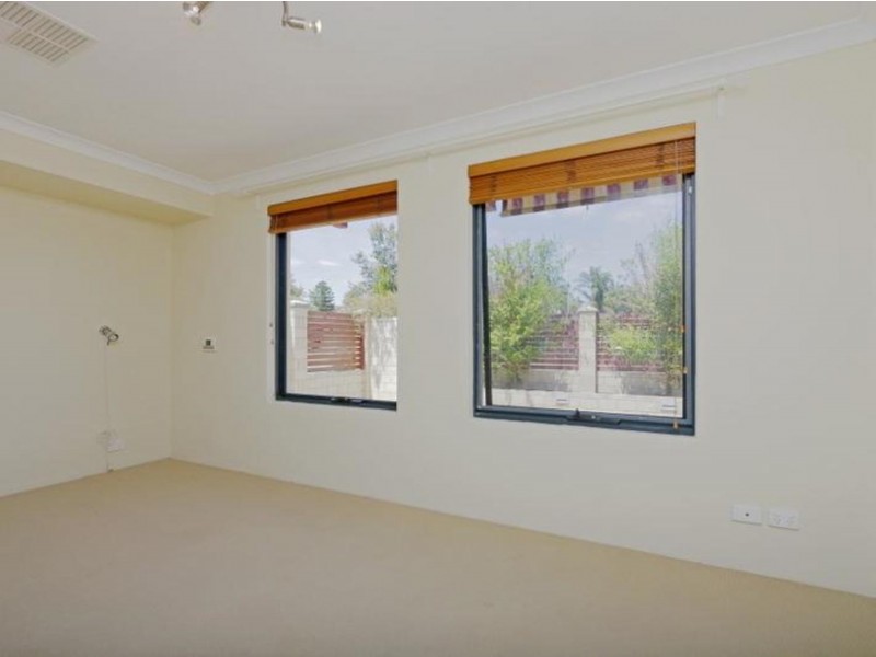 6 Brookman Avenue, Langford WA 6147