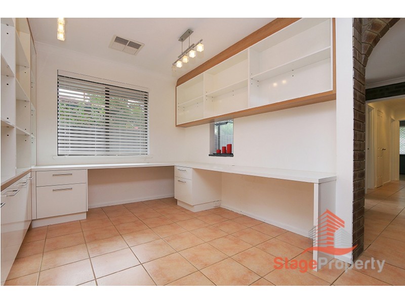 10 Colonial Drive, Bibra Lake WA 6163