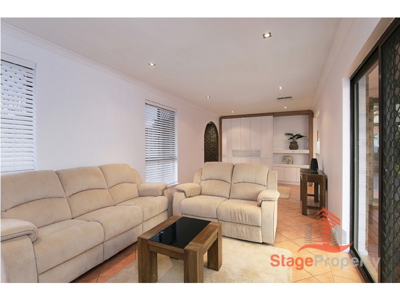 10 Colonial Drive, Bibra Lake WA 6163