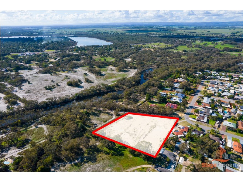 16 Jacaranda Drive, North Yunderup WA 6208